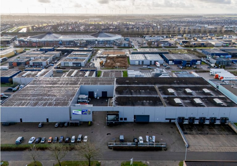 Luchtfoto van het pand van Biron